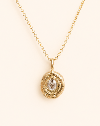 Portrait Pendant - 9K Yellow Gold, Light Blue Sapphire